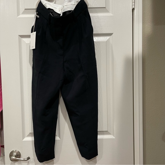 Aritzia Wilfred Effortless Pants in Short - Picture 3 of 6